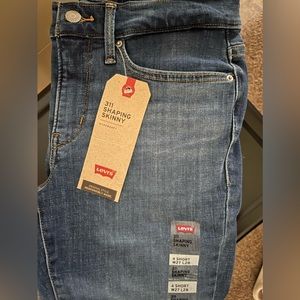 Women’s Levi’s 311 shaping skinny, 4 short